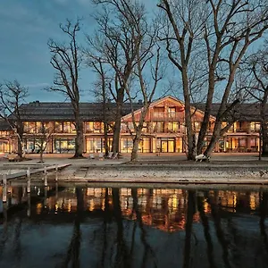 Chiemgauhof Lakeside Retreat 5* Übersee